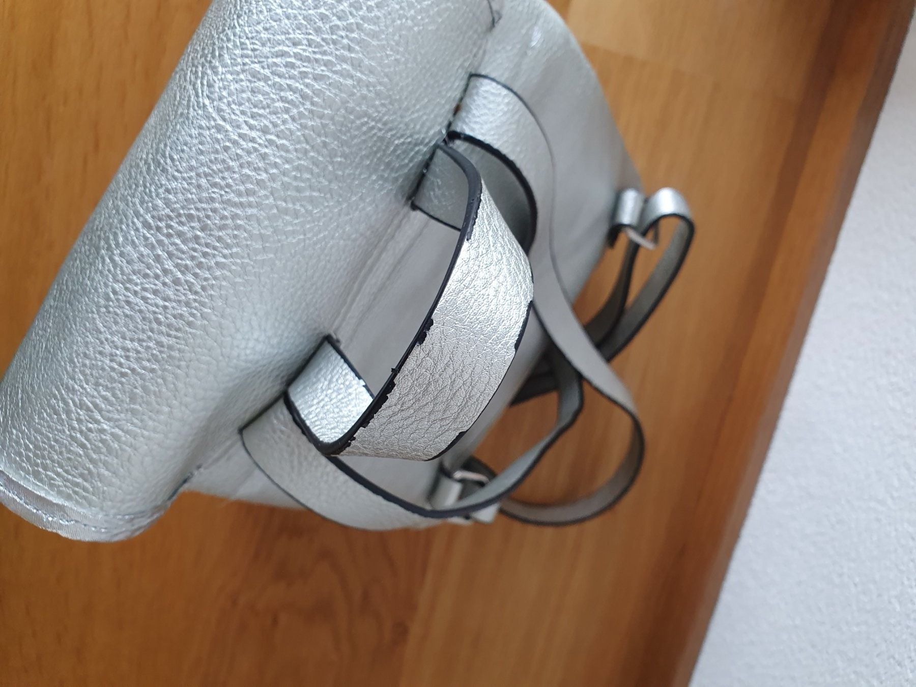 Zaini: Silbriger Rucksack – Usato da Villars-sur-Glâne venduto da richardette 2