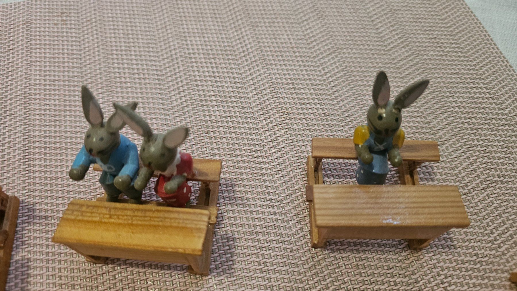 Figurines: Große Hasenschule  Erzgebirge Esco – D'occasion à Etoy par angi020 3