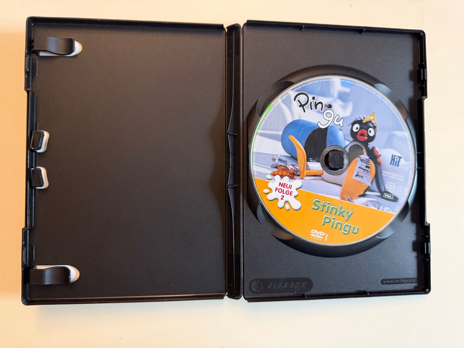 Tutti i DVDs: PINGU 2 DVD - Stinky Pingu – Usato da Münsingen venduto da Ganjam 3