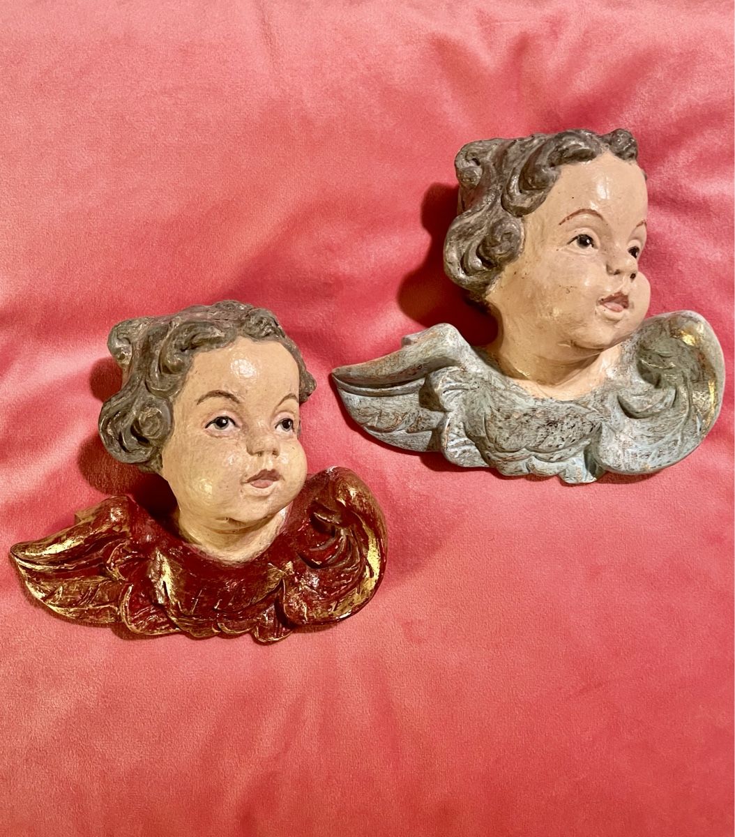 Statuette: Antiker Puttenkopf, Gips von Hand bemalt – Nuovo e nell'imballaggio originale da Zürich venduto da Maler-Atelier 3
