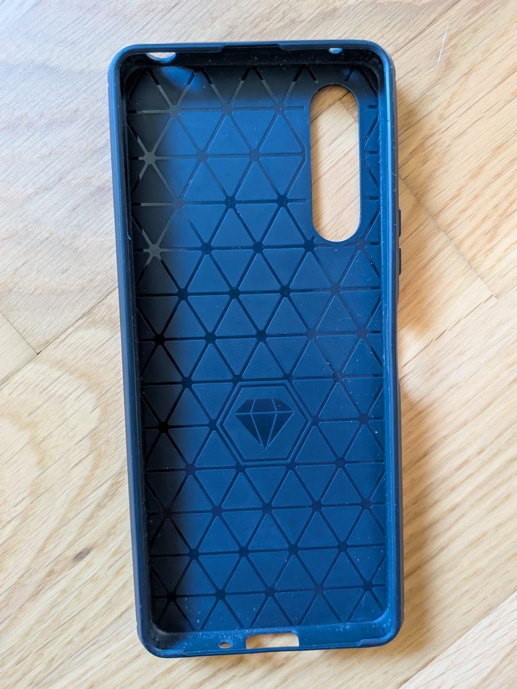 Spigen Coques & Protection écran: Sony Xperia 10 V Spigen case – D'occasion à Zürich par luk_9vrt 1