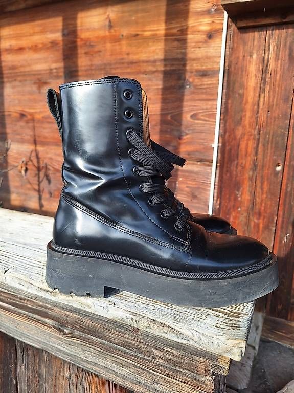 Scarpe da donna: Lederboots/ Lederstiefel – Usato da Tägertschi venduto da jen_8brl