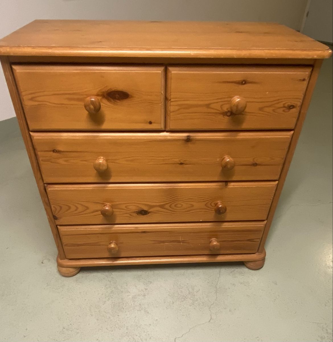 Cassettiere: Dekorative Kommode aus Holz – Usato da Männedorf venduto da Adamiat