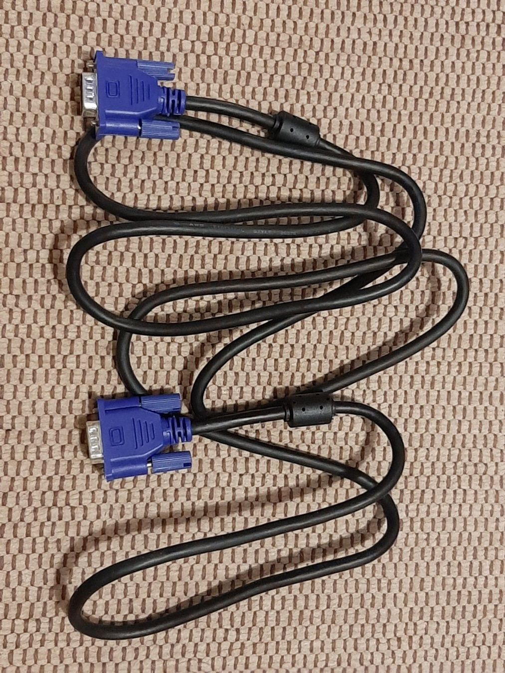 Cavi: VGA cable – Usato da Porza venduto da ulletta1