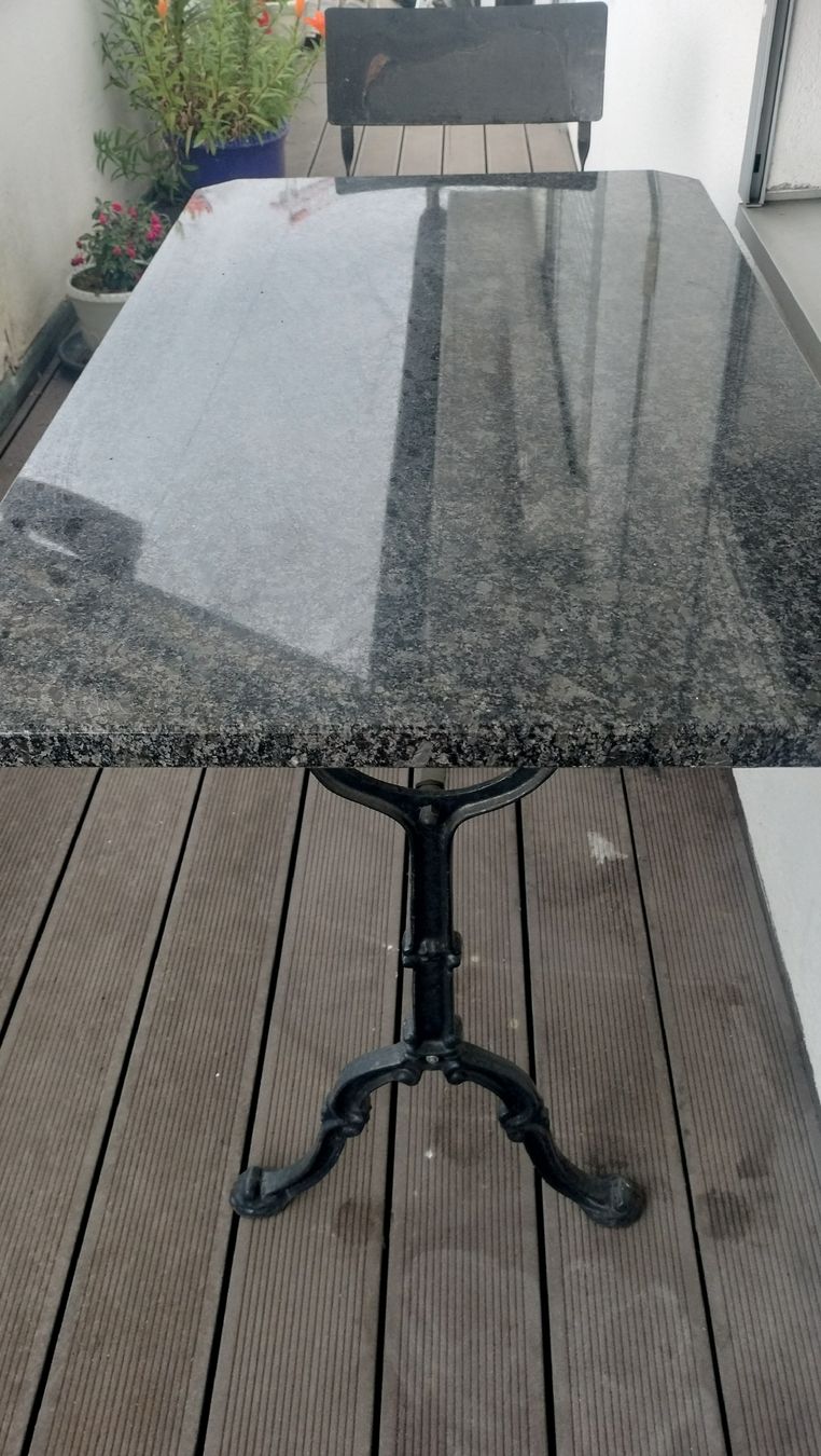 Tavoli: Granit Tisch Platte, ideal für Balkon Tisch oder Garten. – Usato da Basel venduto da baselboy01