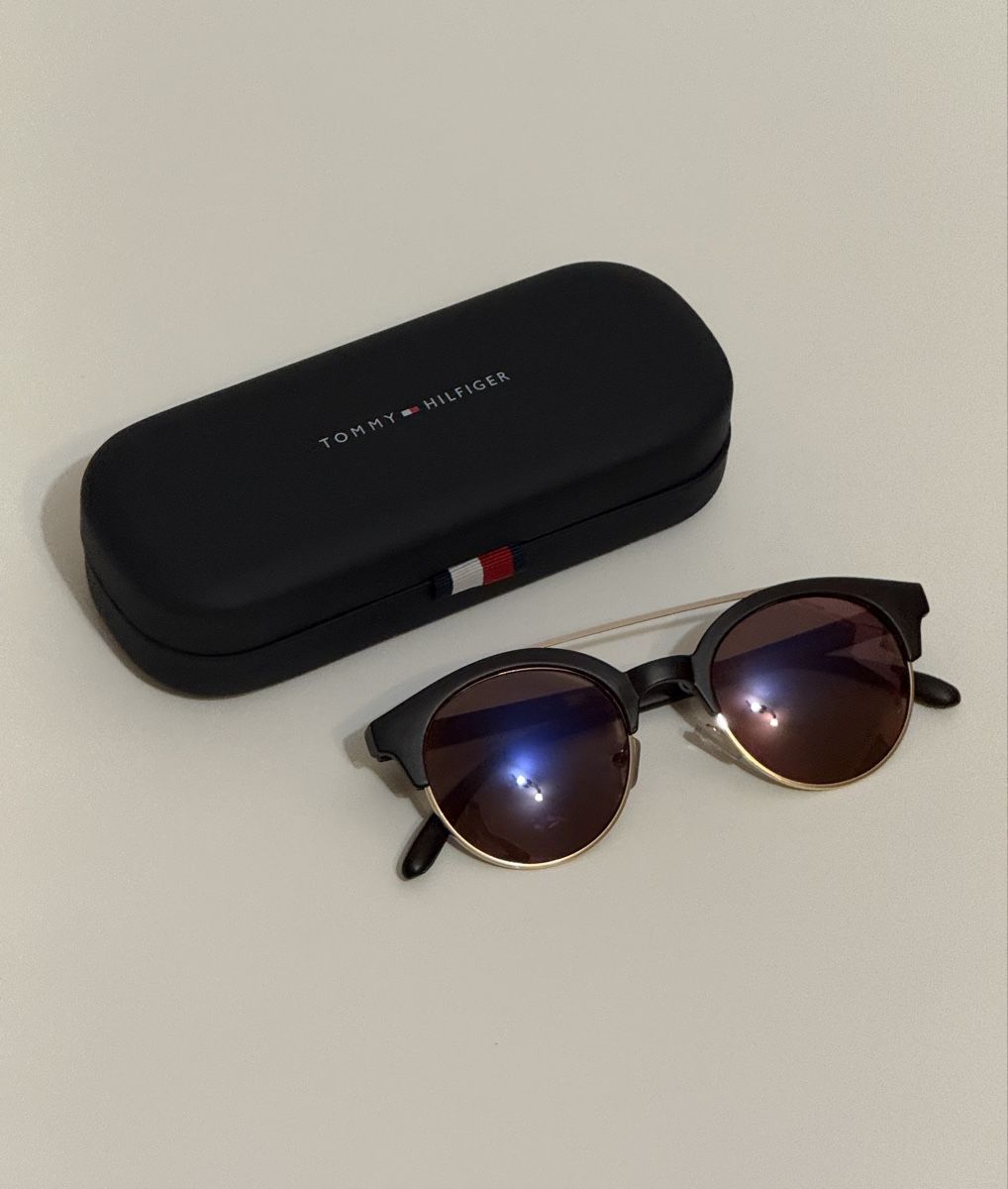 Tommy Hilfiger Occhiali & Lenti: Tommy Hilfiger Sonnenbrille Dunkelblau – Usato da Goldach venduto da igwhitestar 1