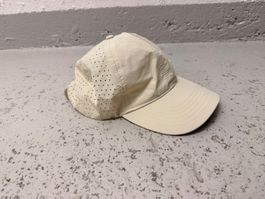 Kappe beige perforiert, aus 100% Baumwolle