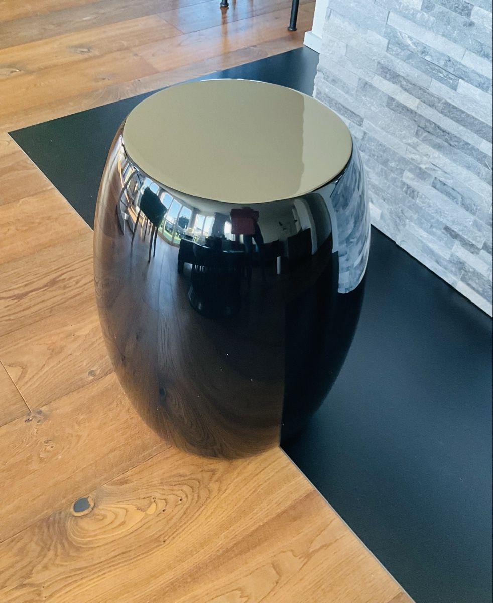 Lambert Sgabelli: Keiko Hocker von Lambert inkl. Vase – Usato da Oberkirch LU venduto da Roeschu28 2