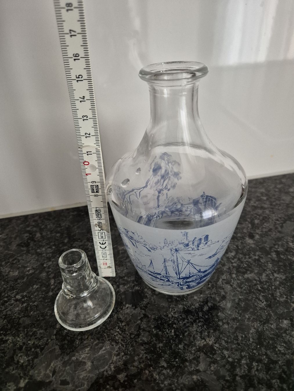 Altro: Glaskaraffe Schnapsflasche mit blauem Landschaftsbild – Usato da Langenthal venduto da Polarisstern 1