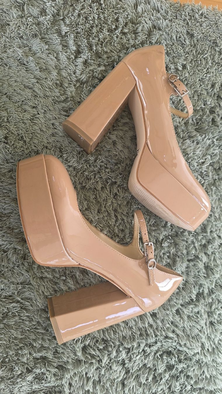 Guess Scarpe da donna: Wunderschöne Highheels Guess, Neu – Nuovo (secondo la descrizione) da Hunzenschwil venduto da Ananas132 4