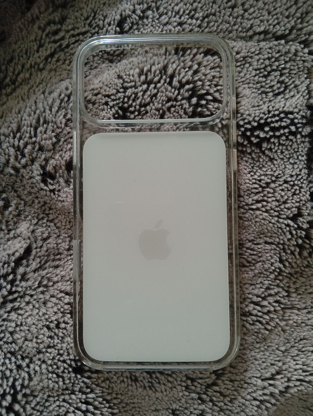 Apple Covers & Schutzfolien: iPhone 17 Pro Max  MagSafe Hülle neuwertig – Neu (gemäss Beschreibung) aus Zürich von kin_5jm2