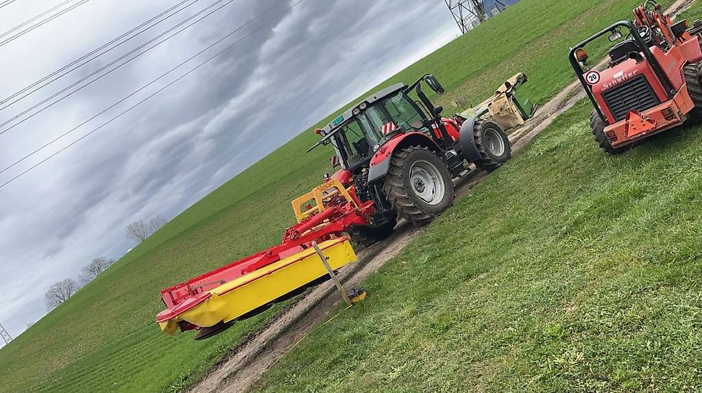 Tracteurs: Pöttinger Seitenmähwerk mit hitch – D'occasion à Uebeschi par pat_rv82 3