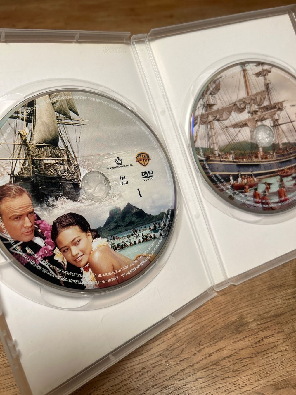 Tutti i DVDs: DVD Mutiny on the Bounty 2 Disc Set – Usato da Lugano venduto da bad_2t9b 2