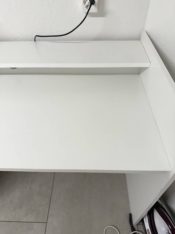 Scrivanie: Bürotisch / Schreibtisch mit Schubladen & Kabeldurchlass – Usato da Lengnau BE venduto da aya_2tvj 2