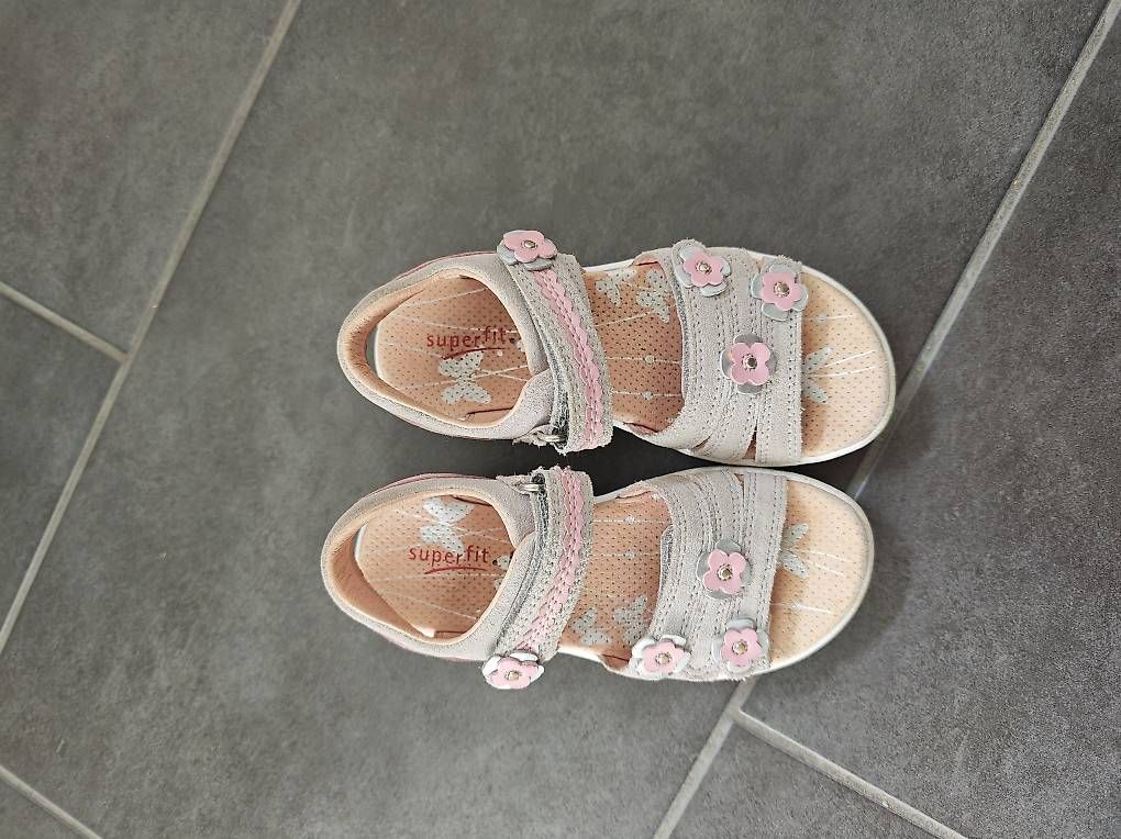 Scarpe per ragazze: Superfit Sandalen neuwertig  – Usato da Untersiggenthal venduto da schnaegg8542