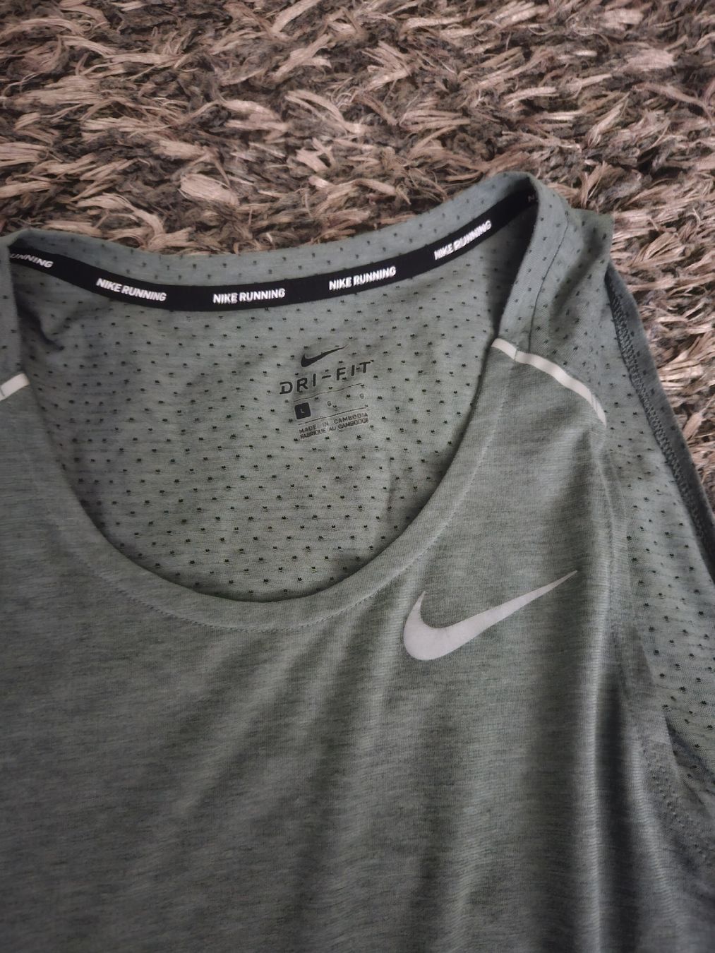 Nike Leibchen & Hosen: Nike Running Trikot Gr.L – Gebraucht aus Emmenbrücke von TopGato 1