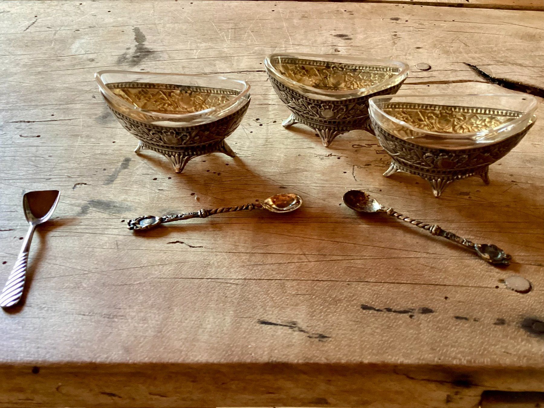 Set di piatti: Drei Salz-/Pfeffergefässe, Silber, in Original-Box – Usato da Ronco sopra Ascona venduto da R66sA22 4