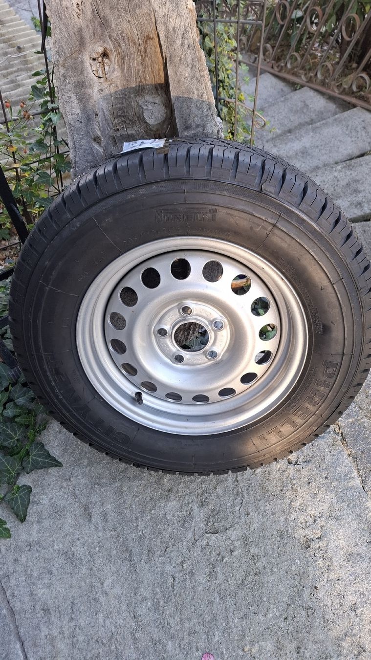 Pneumatici & Ruote complete: Felge mit Pneu – Usato da ramlinsburg venduto da judy08