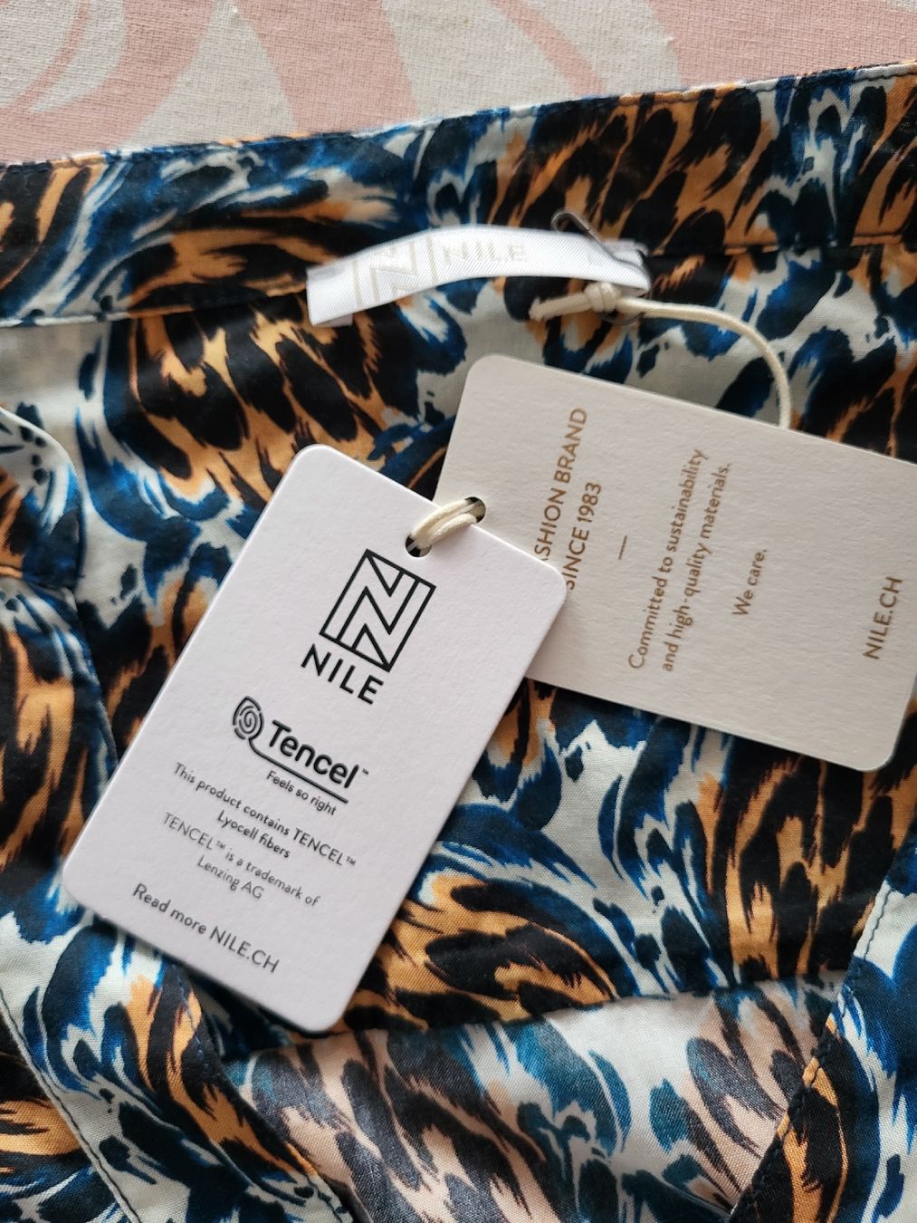 Nile Camicette: Neu Nile Blouse,  Gr L – Nuovo (secondo la descrizione) da Suhr venduto da lul_87gh 2