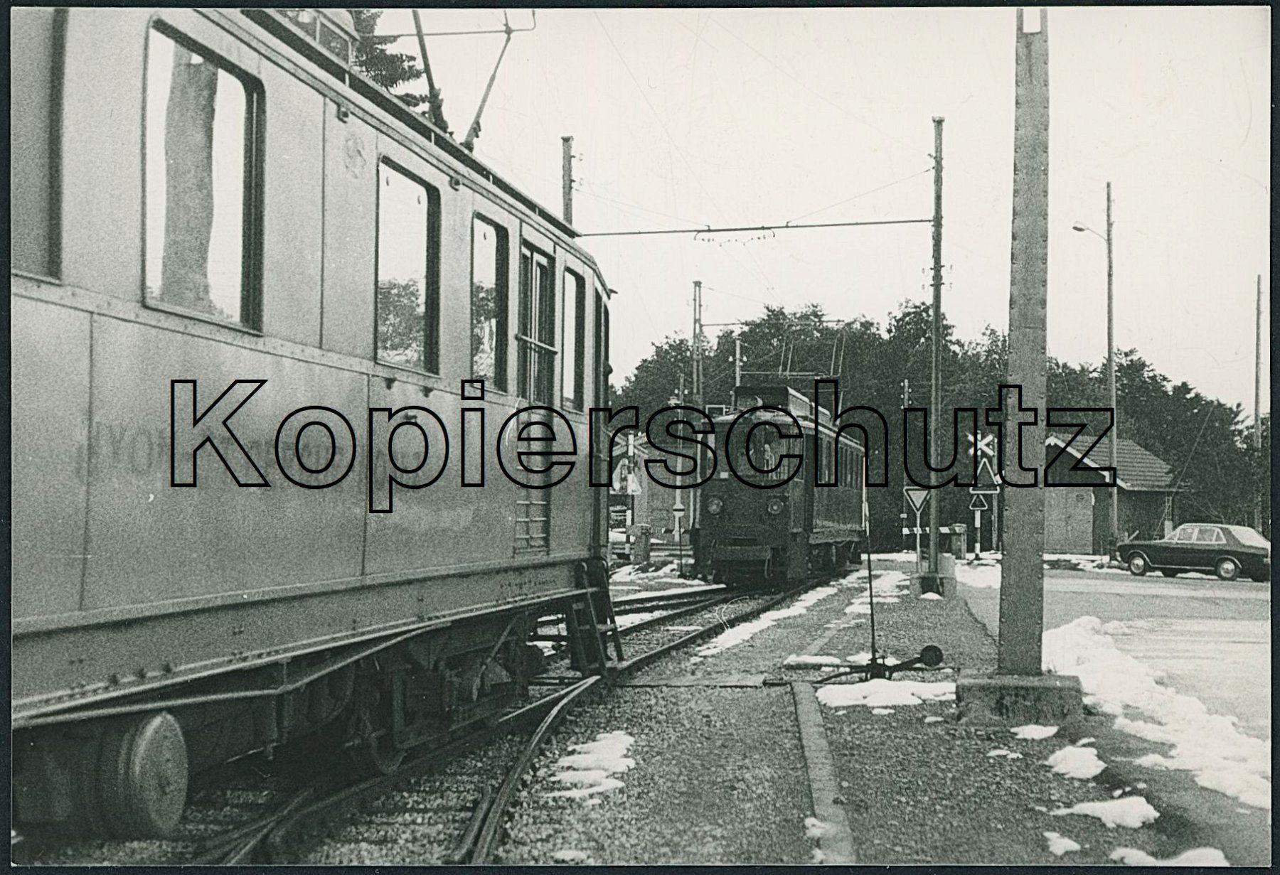 Cartoline postali: VD St. Cergue - Bahnhof - Bahn NStCM - Auto – Nuovo (secondo la descrizione) da Schindellegi venduto da leecollect