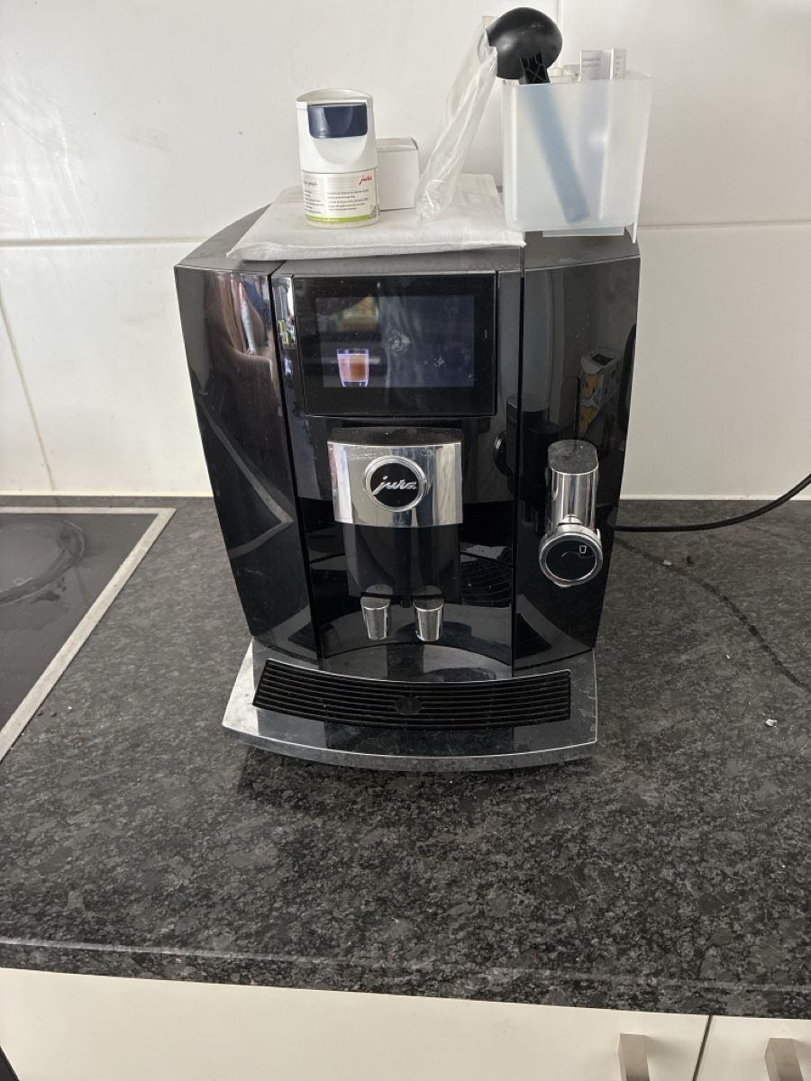 Jura Kaffeemaschinen & Espressomaschinen: Machine à café Jura j8 noir  – Neu (gemäss Beschreibung) aus Collombey von Jeandanielgorris 2