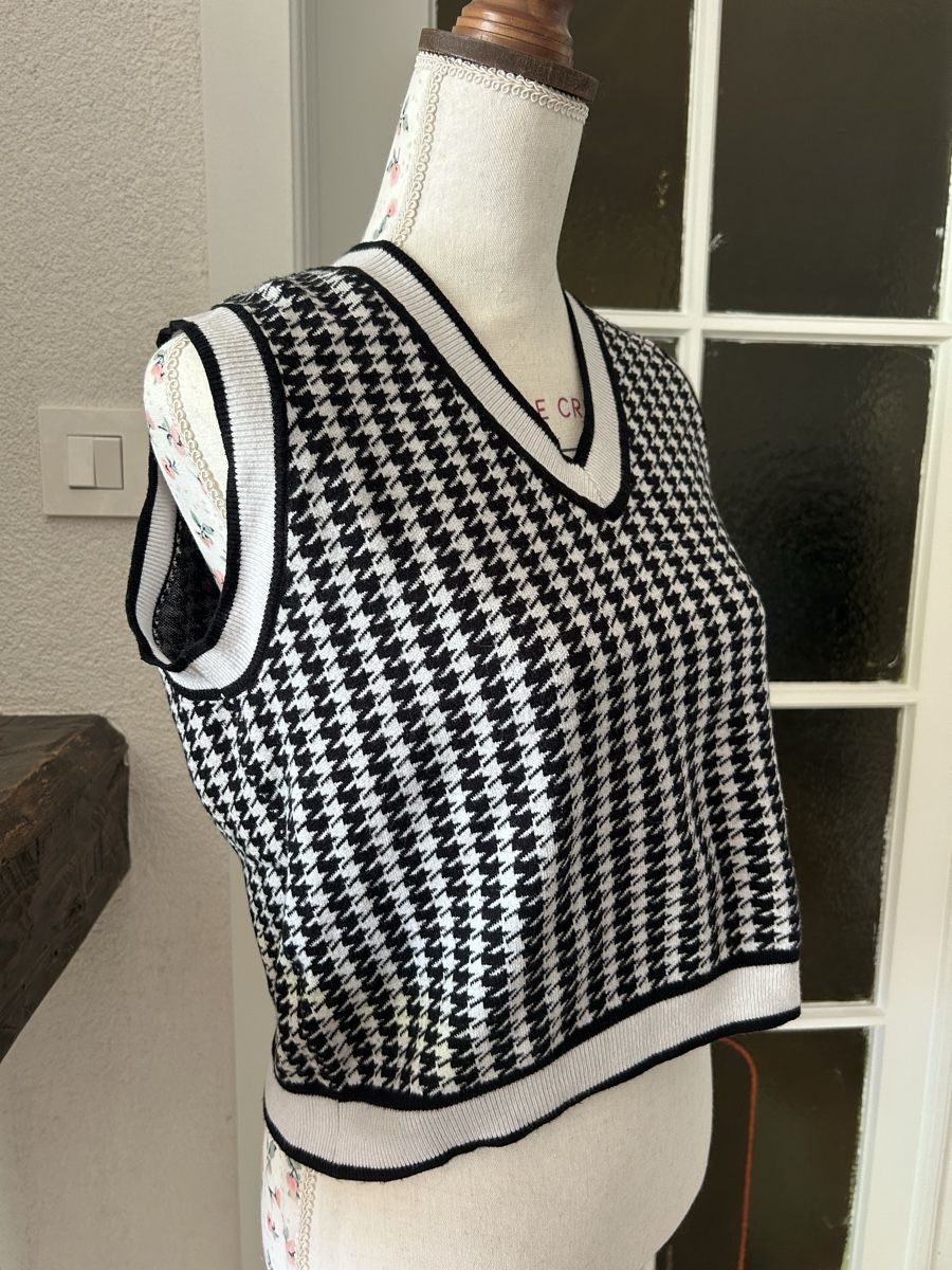 Shein Pulls & Sweat-shirts: Pull sans manche SHEIN S – D'occasion à Chez-le-Bart par Justine2025 1