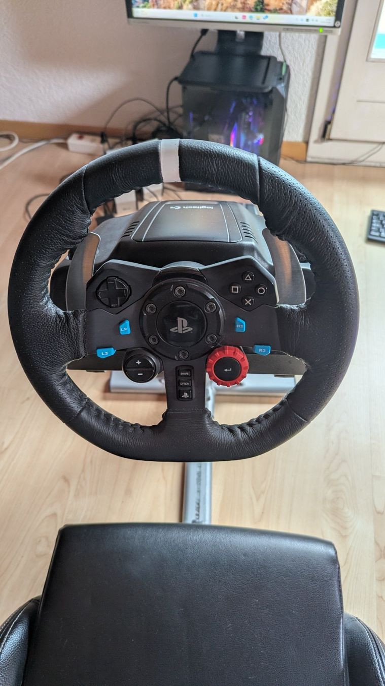 Playseat Stühle: Playseat mit Logitech G29 Driving Force Lenkrad & Pedale – Gebraucht aus Wila von Magico 3