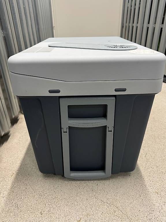 Frigoriferi & Refrigeratori: Frigo portatile MOBICOOL – Usato da Massagno venduto da whi_d5bd