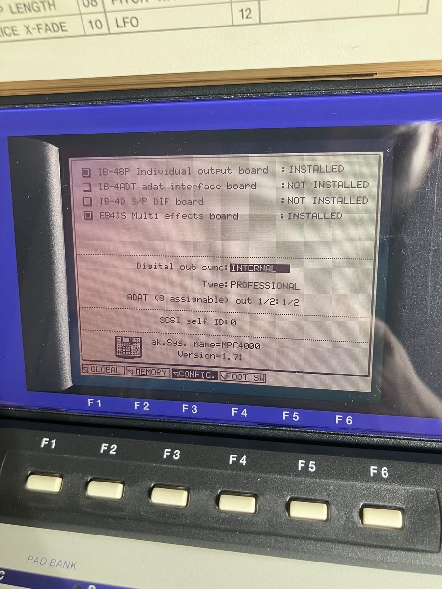 Akai Strumenti musicali: Akai MPC 4000  – Usato da Selzach venduto da adr_8mst 5