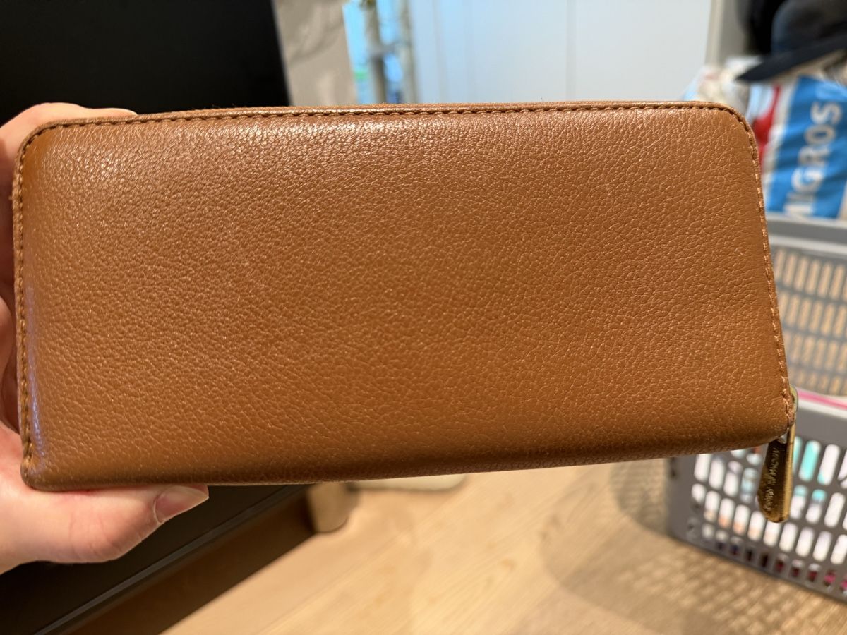 Michael Kors Portamonete: Michael Kors Portemonnaie  – Usato da Hildisrieden venduto da isabell91 1