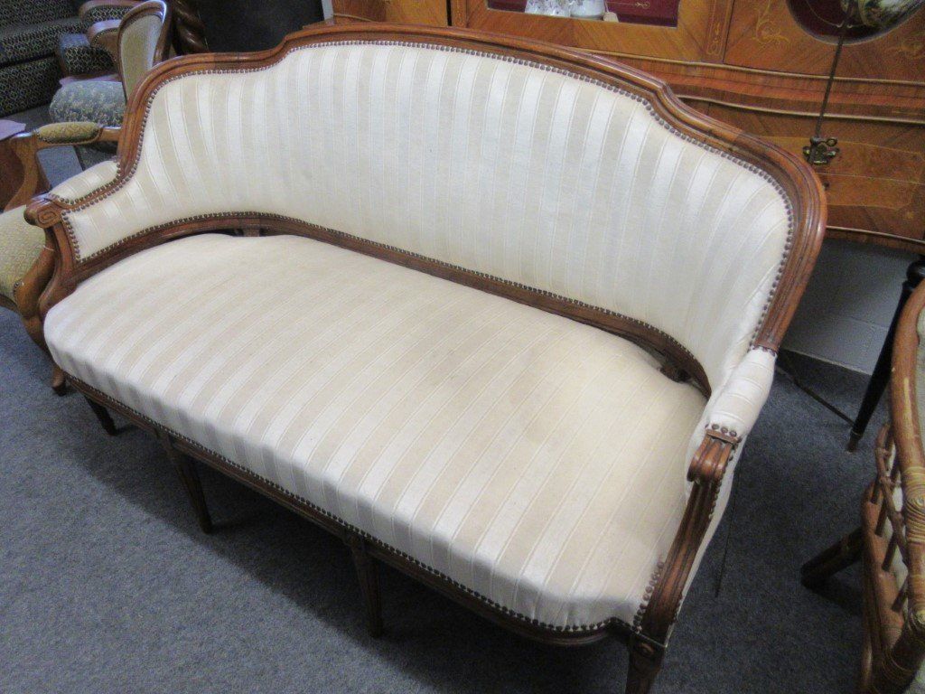 Divani: Freistehendes Sofa mit Stoffbezug. – Usato da Flums venduto da Flumsantik