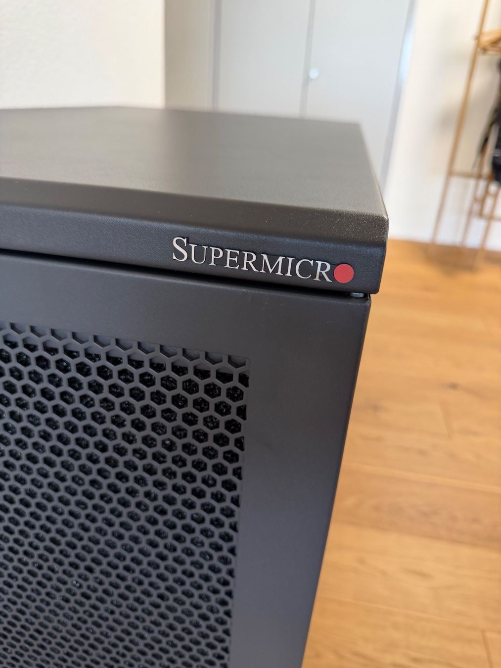 Racks & Supports: Supermicro Serverrack 19zoll 14U – D'occasion à Engelberg par JackJonnie 1