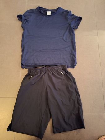 Sportoutfit Shirt Shorts Gr. 151/160 (12-13 J.) Decathlon