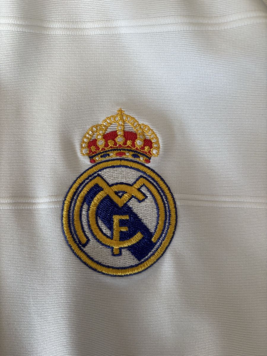 Real Madrid Canottiere & Pantaloni: Real Madrid Trikot Benzema – Usato da Zürich venduto da ChampShirts 4
