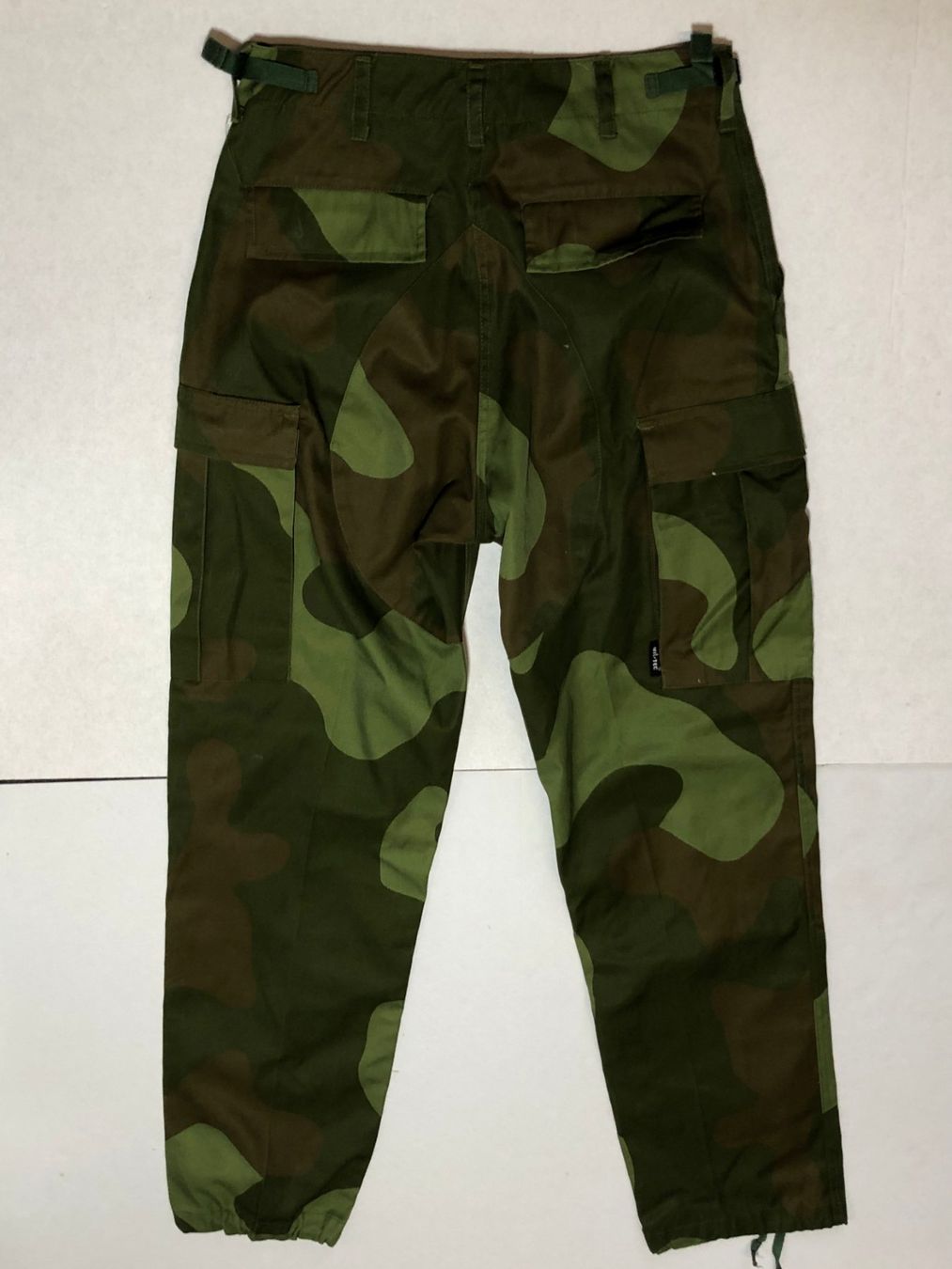 Pantaloni: Vintage Camo Hose Gr. S – Usato da Zürich venduto da le_souk 1