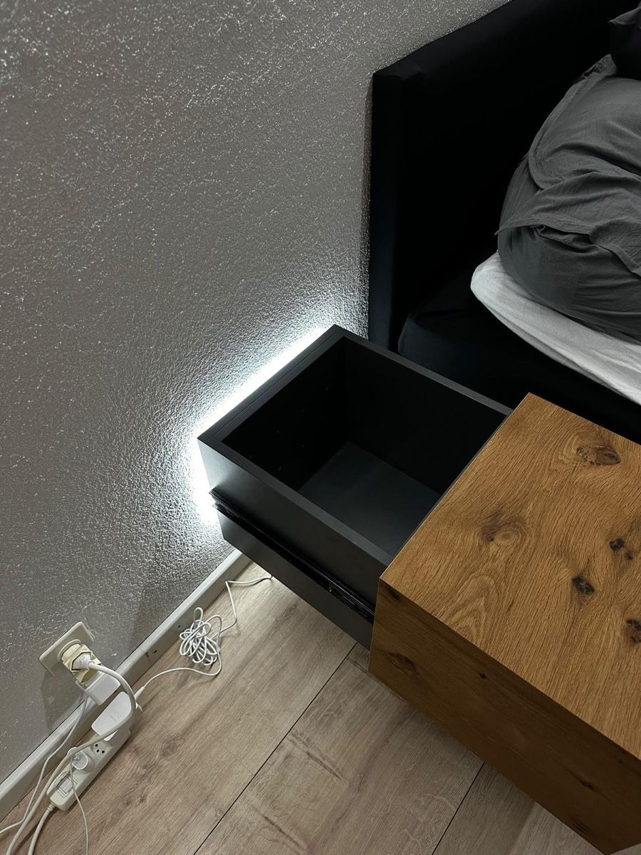 Nachttische: Schwebende Nachttische – Gebraucht aus Bilten von cyrill_z2000 1