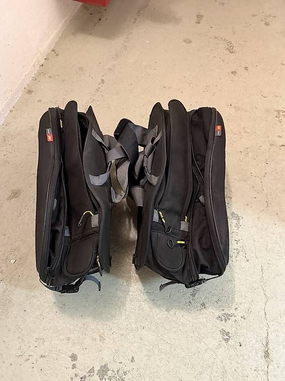 Topcase: Borse laterali moto universale Givi – Gebraucht aus Grono von vuk_6lzx 1
