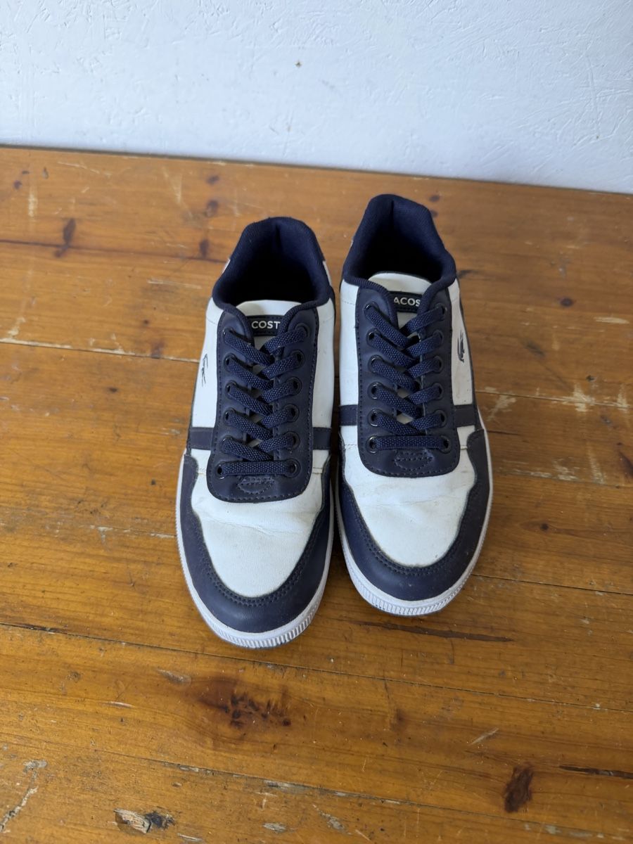 Lacoste Schuhe für Jungen: Lacoste Sneaker Gr. 34 Weiss/Blau – Gebraucht aus Gurmels von SwissShop21 1