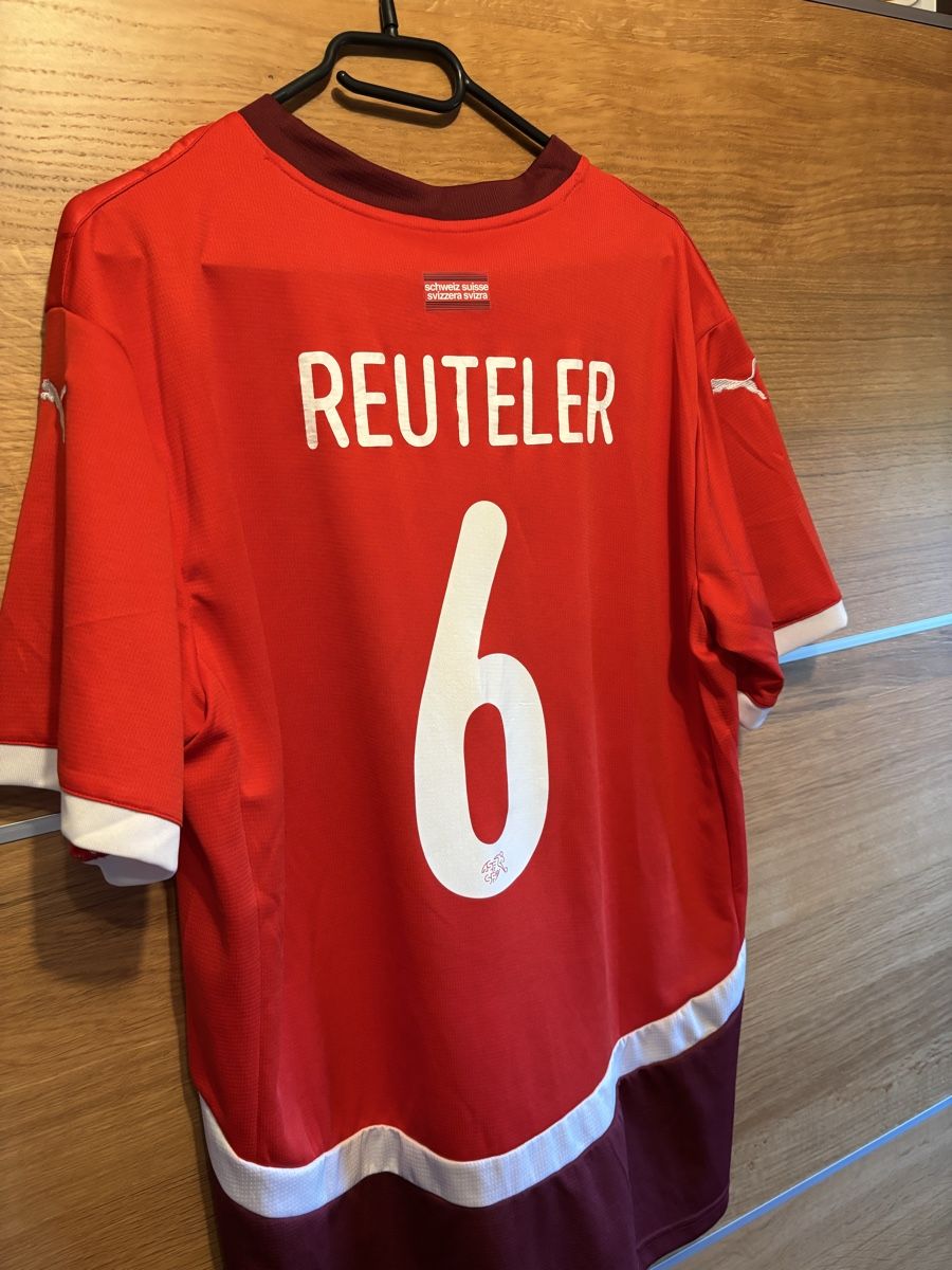 Puma Leibchen & Hosen: Maillot football Suisse – Gebraucht aus Genolier von Arnaud-1196