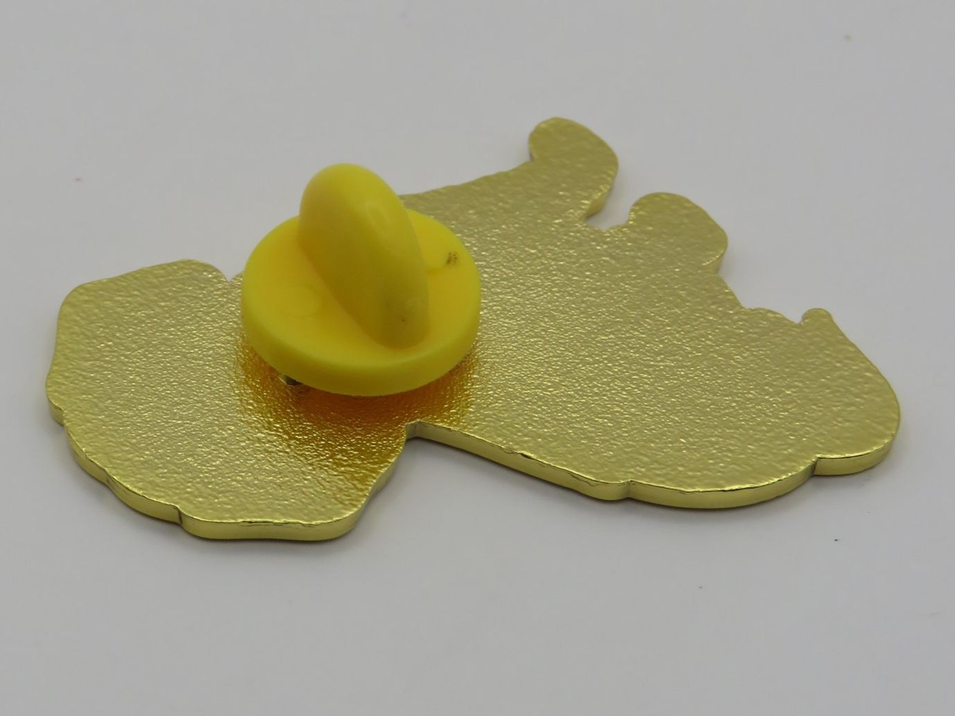 Spille & Fermagli: Ansteck Pin - DACKEL - Emaille - Goldfarben - 3,5x3cm – Nuovo e nell'imballaggio originale da Grenchen venduto da Yamahwildstar16 3