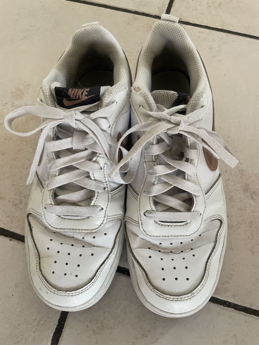 Nike Scarpe per ragazze: Weisse Nike Turnschuhe/Sneaker Gr.39 – Usato da Obergerlafingen venduto da cabo4 1