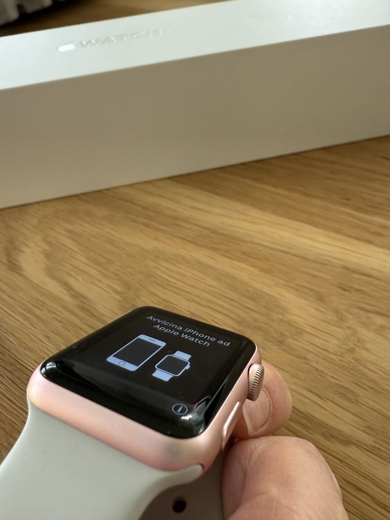 Apple Smartwatch: Apple Watch 42 mm Serie 1 – D'occasion à Selzach par TiffanysSO 6