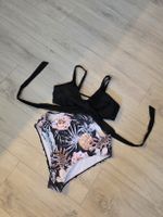 Moderne Badehose schwarz Hose Blumenmuster Grösse L neu