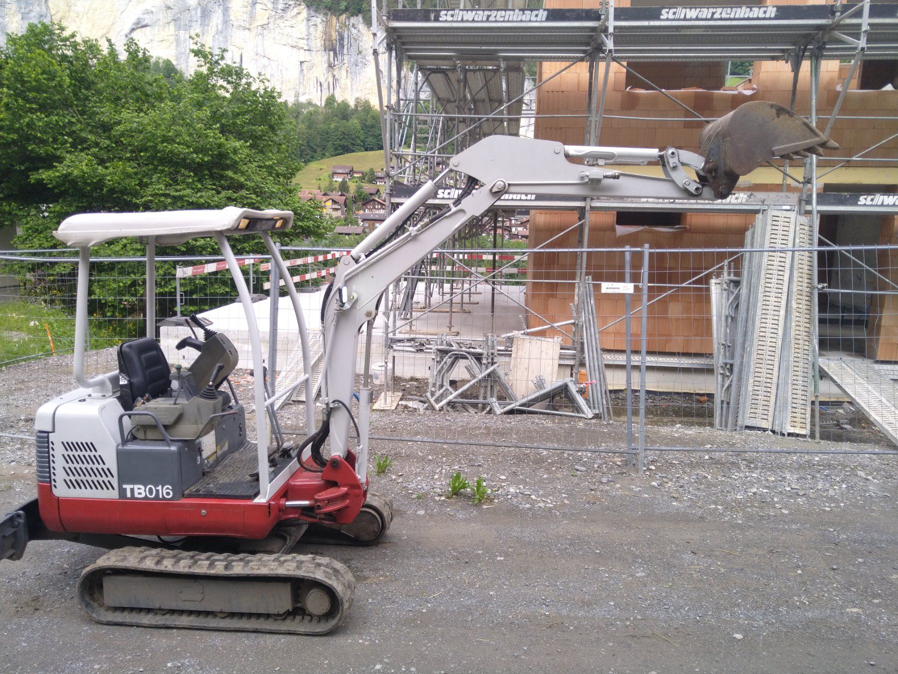 Takeuchi Escavatori: Takeuchi tb 16 – Usato da Lauterbrunnen venduto da stasim95 1