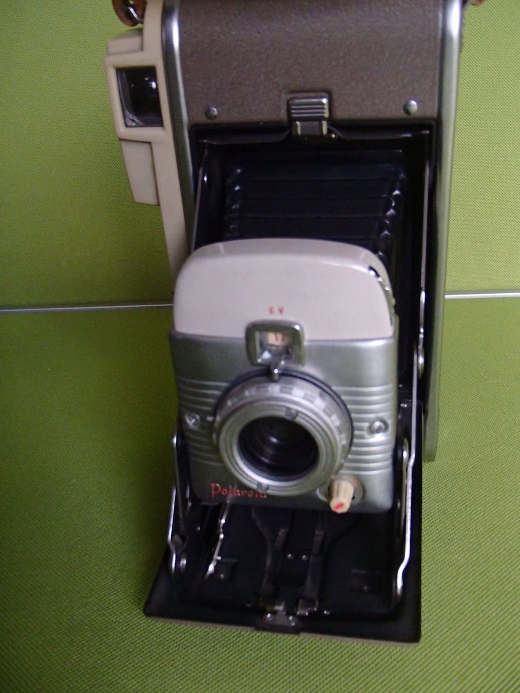 Polaroid Fotocamera: Erste POLAROID Land Kamera mit Blitz 80A – Usato da Schöfflisdorf venduto da pullux 9