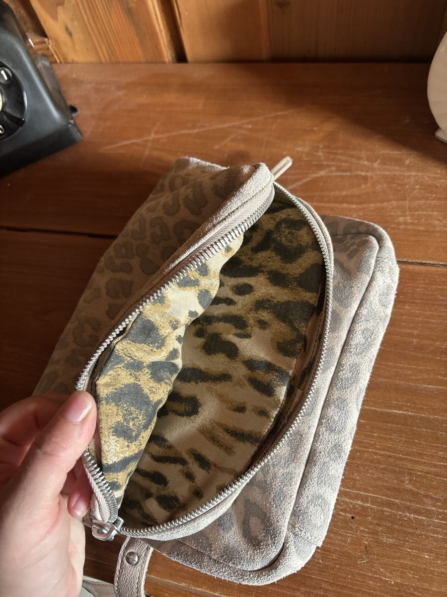 Liebeskind Borse da donna: Tasche mit Leo-Muster Liebeskind – Usato da Schlossrued venduto da sumoggu 7