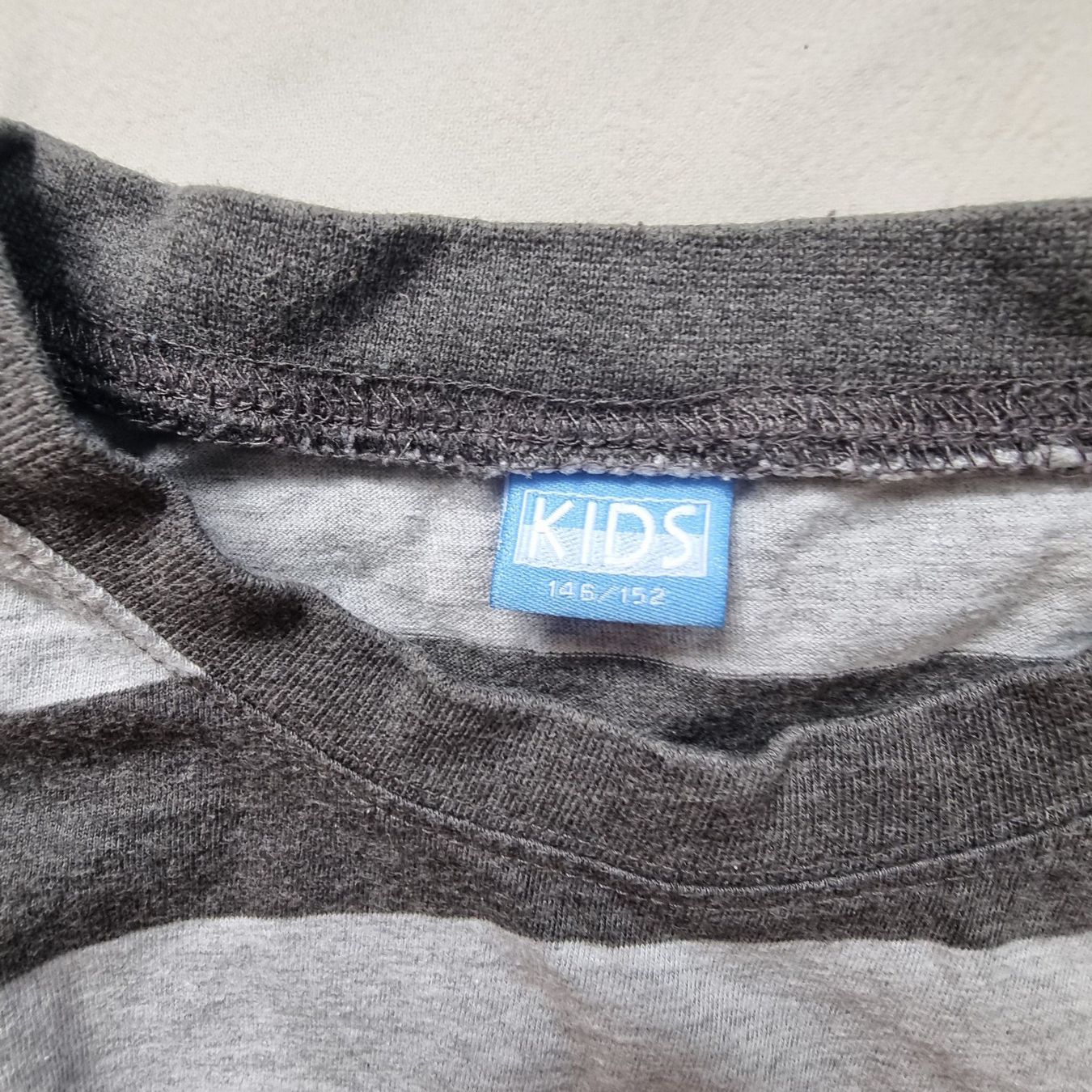 Migros Pyjamas & Ähnliches: Winter Pyjama, Grösse 146/152, Grau/Weiss gestreift – Gebraucht aus Arth von Africa44 5
