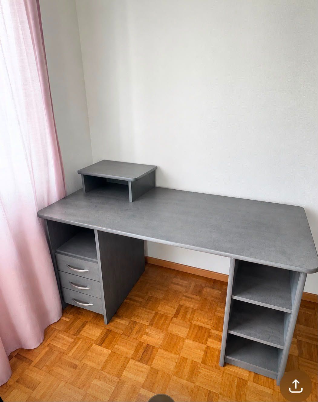 Schreibtische: Schreibtisch zu verschenken – Gebraucht aus Zürich von sos_vr5t