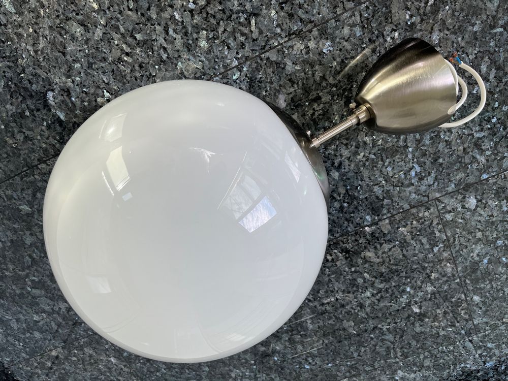 Kugellampe Fado: Keine Ecken, keine Kanten