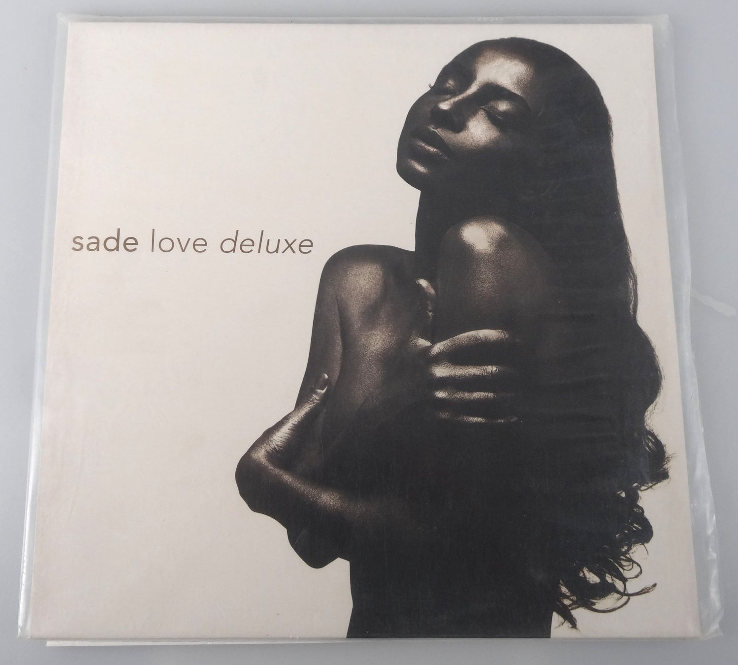Dischi in vinile: Schallplatte Sade - Love Deluxe – Usato da Rüti ZH venduto da Restwert_Rueti_ZH